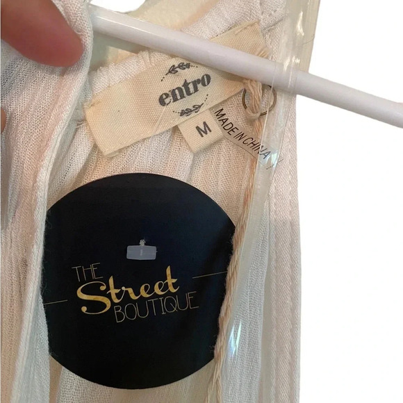 Entro White Open ShoulderTop - Picture 3 of 5